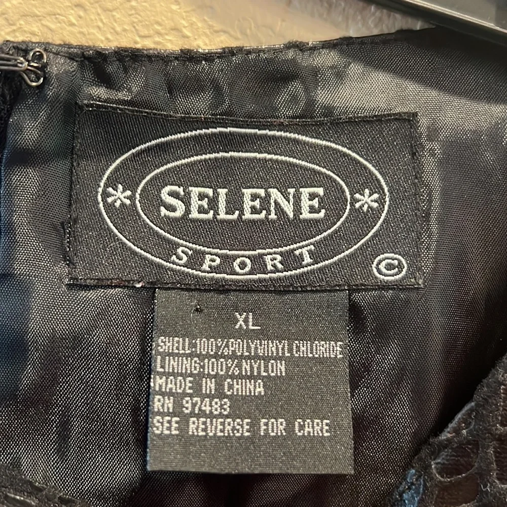 Vintage Selene Sport Women’s Black excellent condition faux crocodile sk…